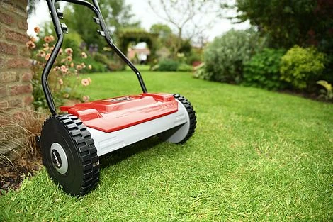 Cobra HM381 Hand Cylinder Mower 38cm (15in) With Grass Bag - Image 5